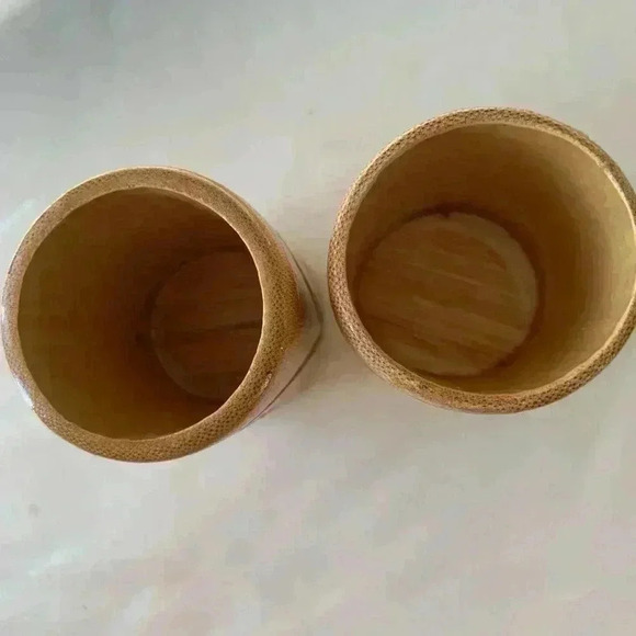 🔥Free with 50$ purchase or over🔥UNIQUE hand carved bamboo shot glasses - Picture 2 of 3